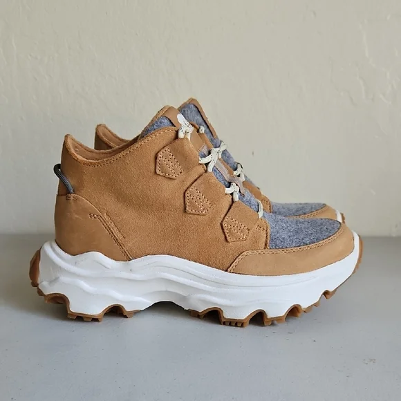 SOREL Women's Kinetic Breakthru Caribou Waterproof Sneaker Booties - Nwt - Picture 1 of 6